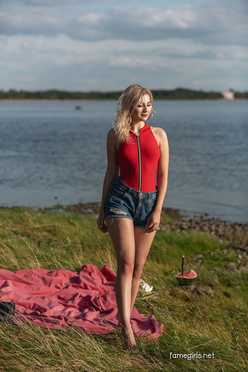 Нина, 20 лет, 1 размер груди